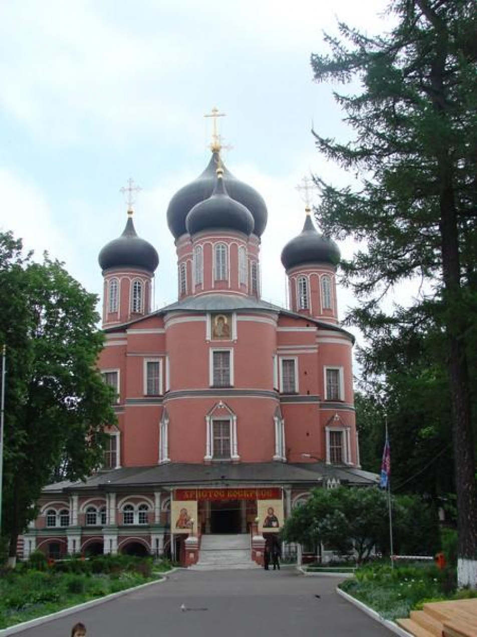 Храм святителя Тихона в Донском монастыре